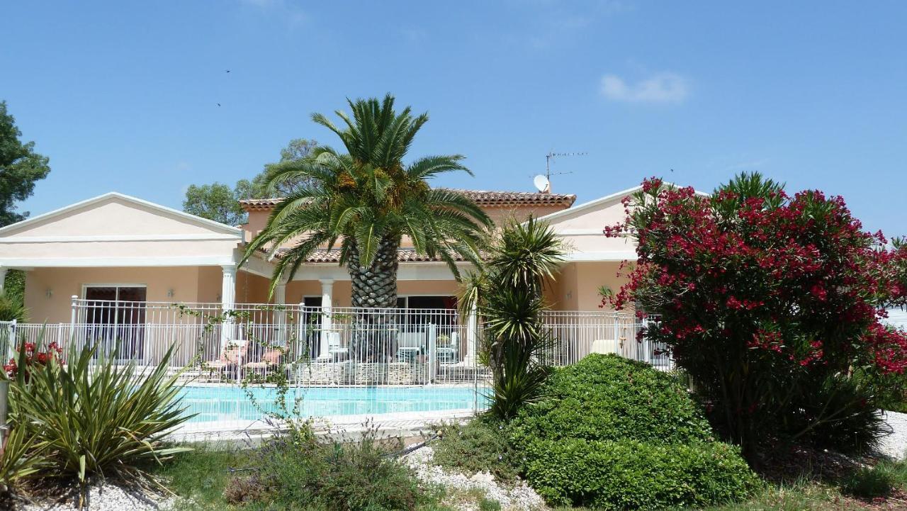 Les Cigalous Bed & Breakfast Restinclieres Exterior photo